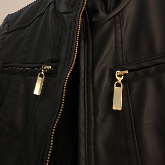 Form Fitting leather Jacket - Picture 3 of 5